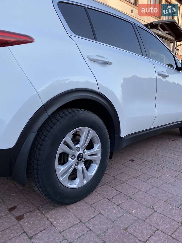 Внедорожник / Кроссовер Kia Sportage 2016 в Стрые