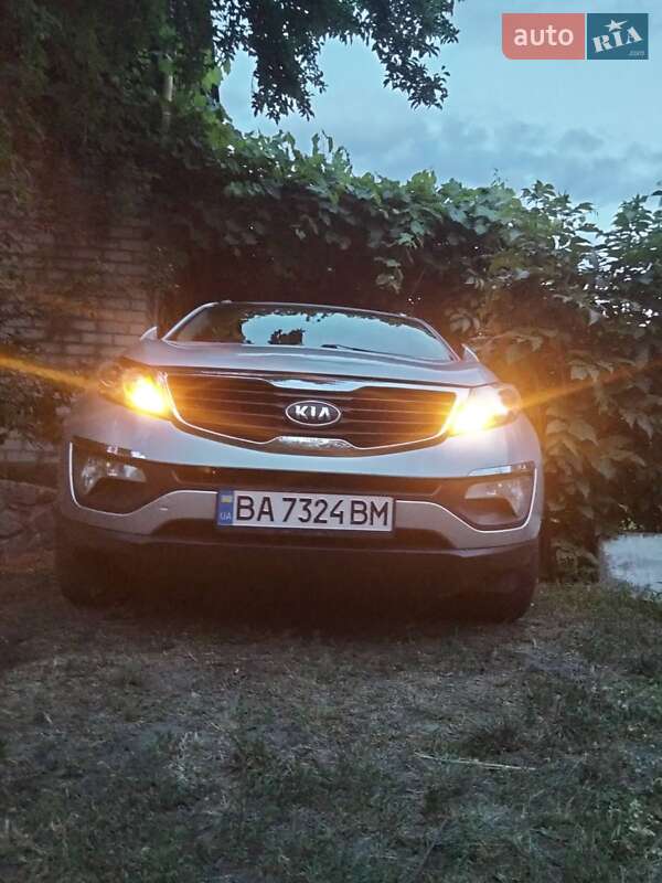 Внедорожник / Кроссовер Kia Sportage 2010 в Кременчуге