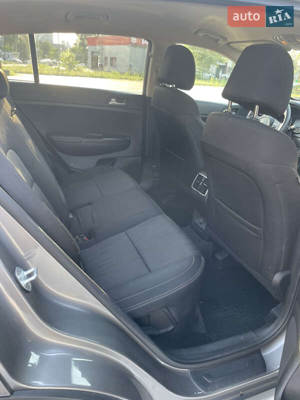 Внедорожник / Кроссовер Kia Sportage 2016 в Киеве