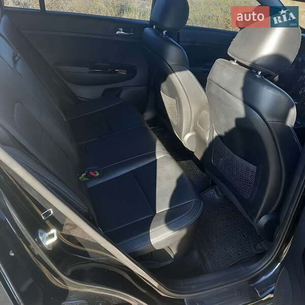 Внедорожник / Кроссовер Kia Sportage 2015 в Вознесенске