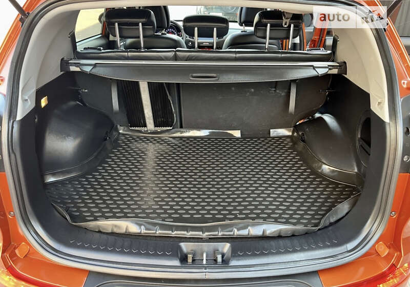 Внедорожник / Кроссовер Kia Sportage 2012 в Киеве