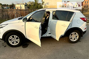Внедорожник / Кроссовер Kia Sportage 2012 в 