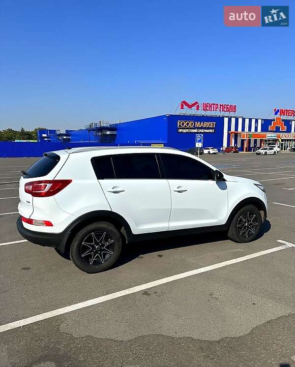 Внедорожник / Кроссовер Kia Sportage 2012 в Новгородке