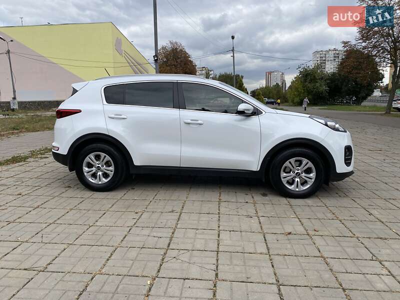Позашляховик / Кросовер Kia Sportage 2016 в Києві