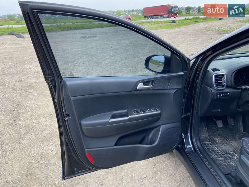 Внедорожник / Кроссовер Kia Sportage 2016 в Тернополе