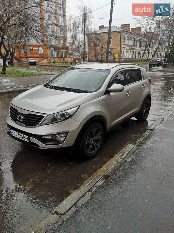 Внедорожник / Кроссовер Kia Sportage 2010 в Кременчуге