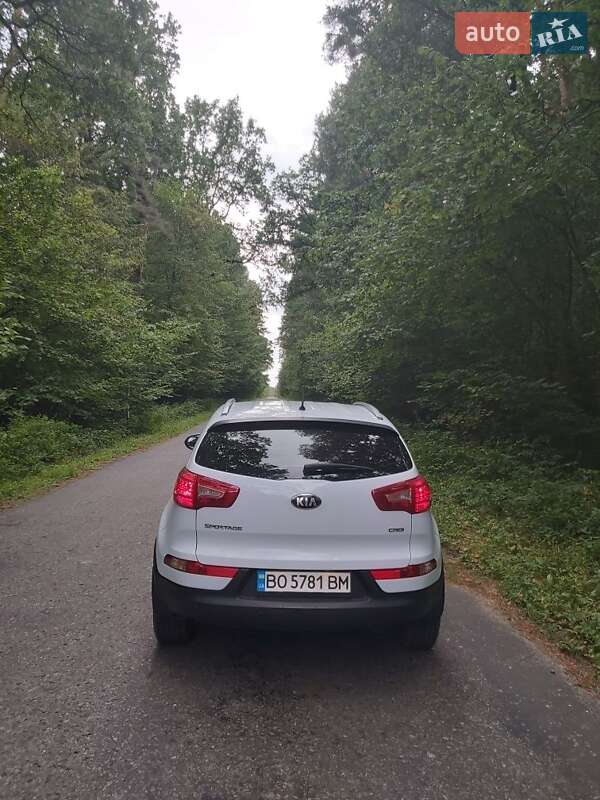Позашляховик / Кросовер Kia Sportage 2013 в Тернополі