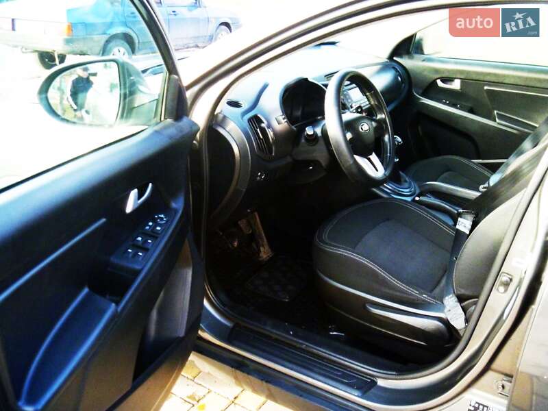 Позашляховик / Кросовер Kia Sportage 2012 в Христинівці