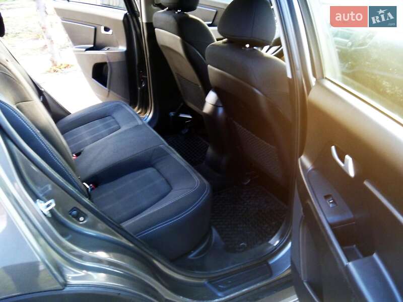 Позашляховик / Кросовер Kia Sportage 2012 в Христинівці