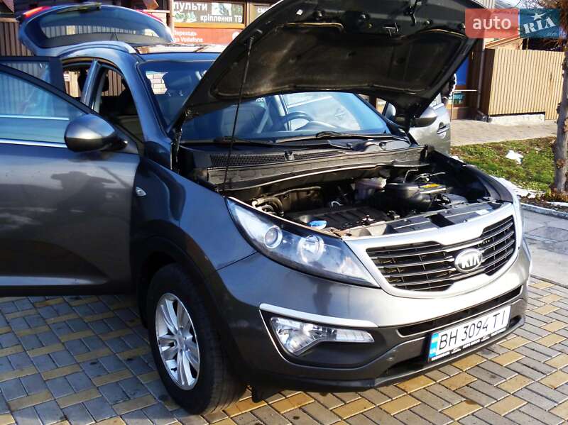 Позашляховик / Кросовер Kia Sportage 2012 в Христинівці