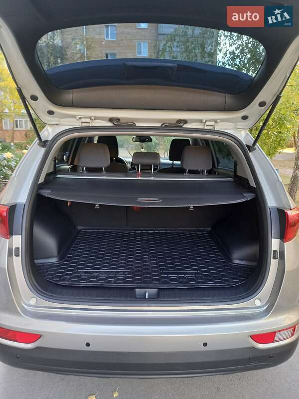 Позашляховик / Кросовер Kia Sportage 2017 в Ромнах