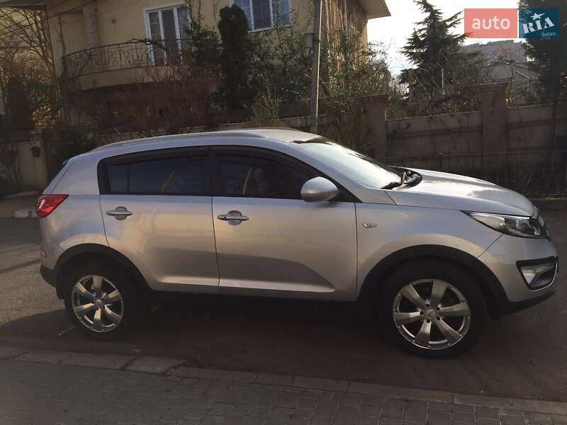 Внедорожник / Кроссовер Kia Sportage 2013 в 