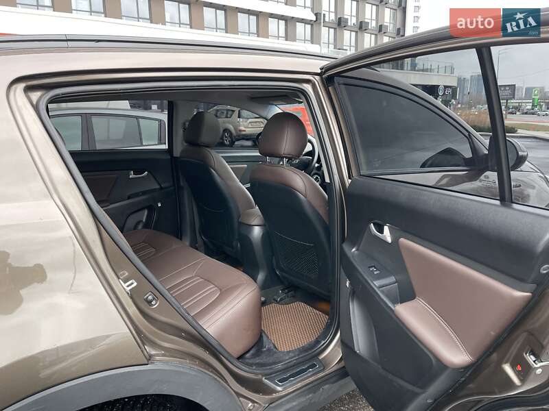 Внедорожник / Кроссовер Kia Sportage 2011 в Киеве