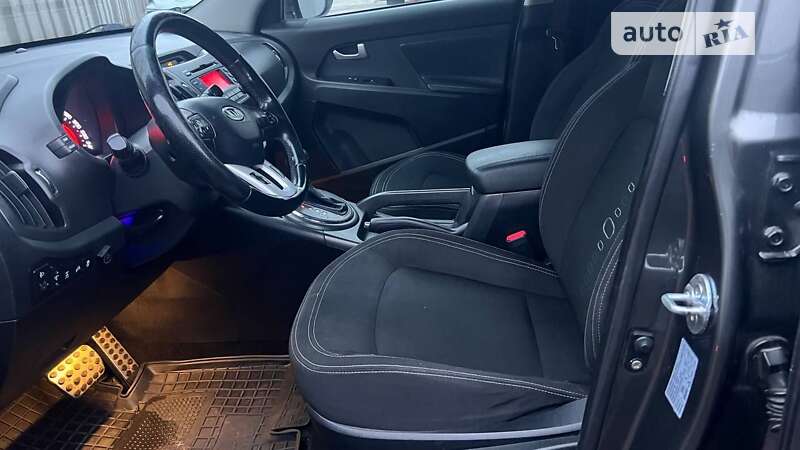 Позашляховик / Кросовер Kia Sportage 2011 в Тернополі