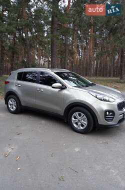 Позашляховик / Кросовер Kia Sportage 2017 в Ромнах