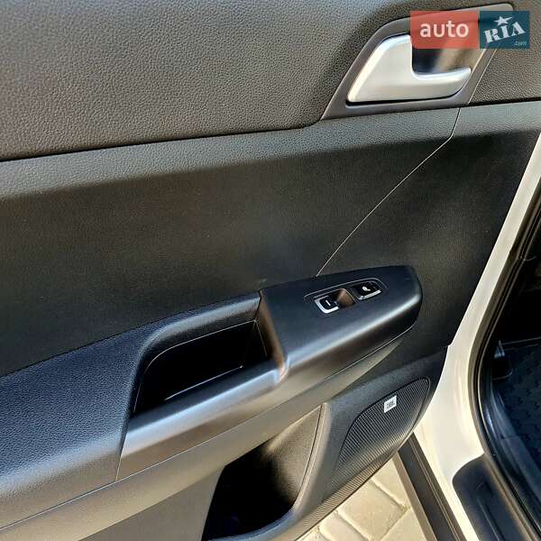 Внедорожник / Кроссовер Kia Sportage 2019 в Тернополе