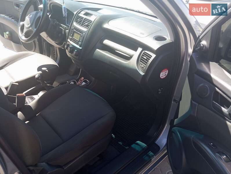 Внедорожник / Кроссовер Kia Sportage 2010 в Ивано-Франковске