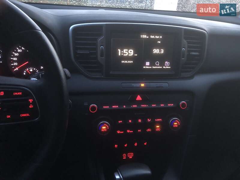 Внедорожник / Кроссовер Kia Sportage 2017 в Черновцах