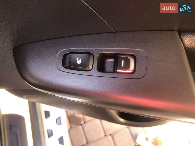 Внедорожник / Кроссовер Kia Sportage 2017 в Черновцах