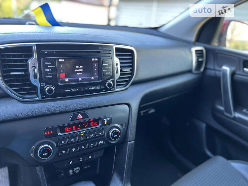 Внедорожник / Кроссовер Kia Sportage 2016 в Стрые