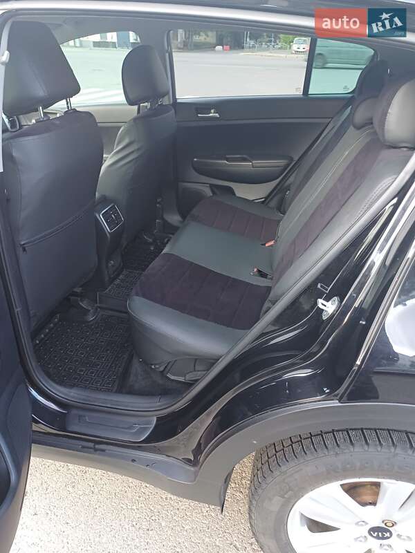 Внедорожник / Кроссовер Kia Sportage 2016 в Харькове