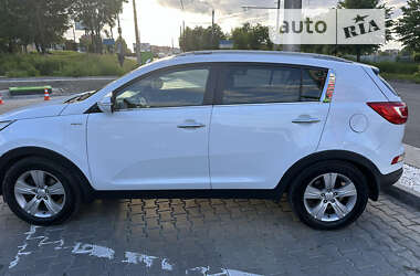 Позашляховик / Кросовер Kia Sportage 2011 в Чернівцях