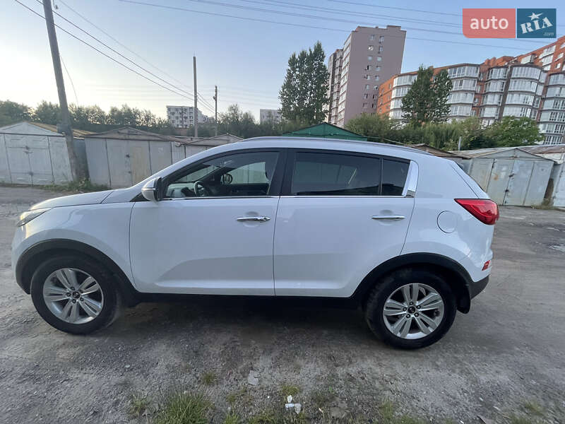 Позашляховик / Кросовер Kia Sportage 2015 в Львові