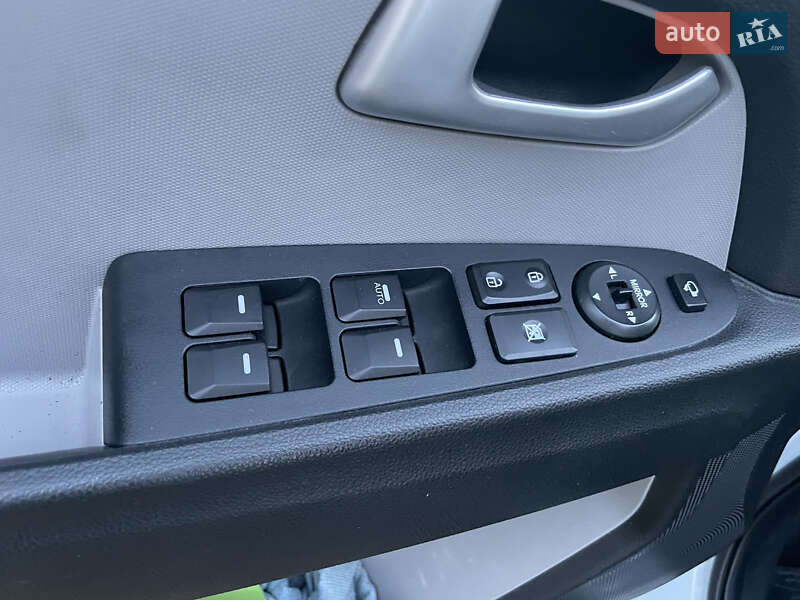 Позашляховик / Кросовер Kia Sportage 2015 в Львові