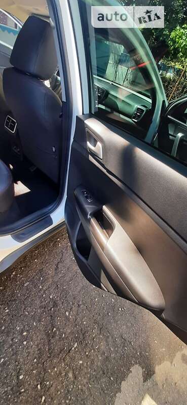 Позашляховик / Кросовер Kia Sportage 2016 в Мурованих Курилівцях