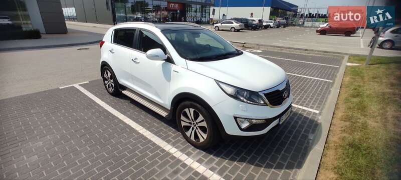 Внедорожник / Кроссовер Kia Sportage 2012 в 