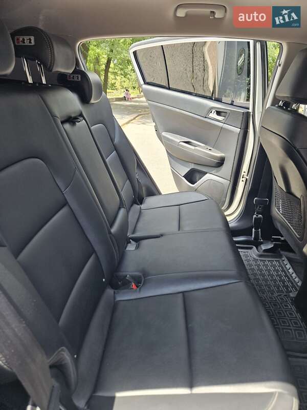 Внедорожник / Кроссовер Kia Sportage 2017 в Кривом Роге