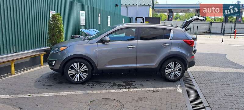 Позашляховик / Кросовер Kia Sportage 2015 в Чернівцях