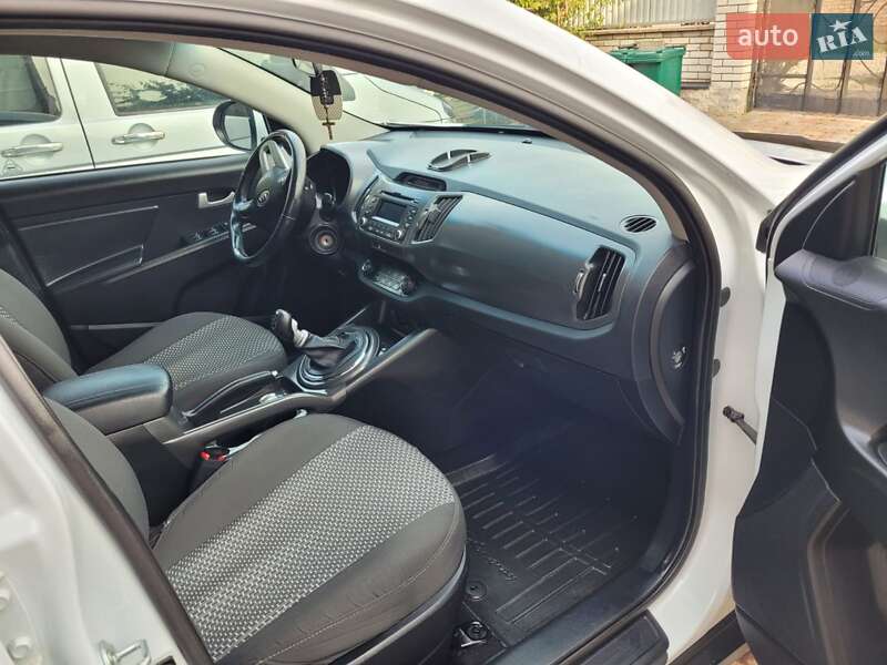 Позашляховик / Кросовер Kia Sportage 2011 в Надвірній