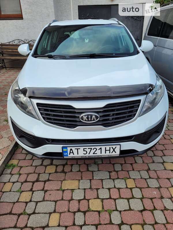 Внедорожник / Кроссовер Kia Sportage 2011 в Надворной