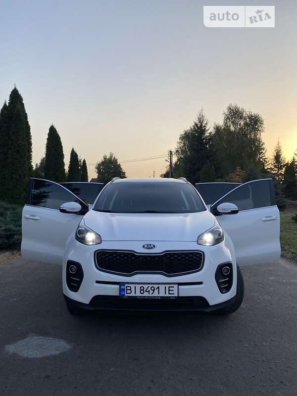 Позашляховик / Кросовер Kia Sportage 2017 в Гребінці