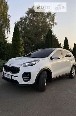 Позашляховик / Кросовер Kia Sportage 2017 в Гребінці