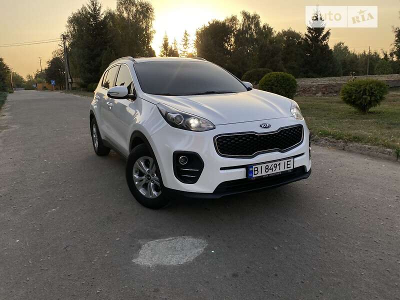 Позашляховик / Кросовер Kia Sportage 2017 в Гребінці