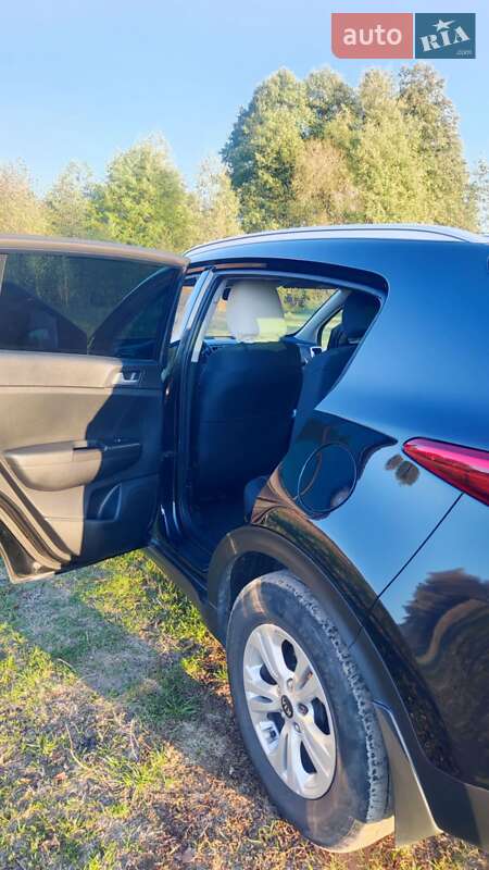 Внедорожник / Кроссовер Kia Sportage 2016 в Шостке