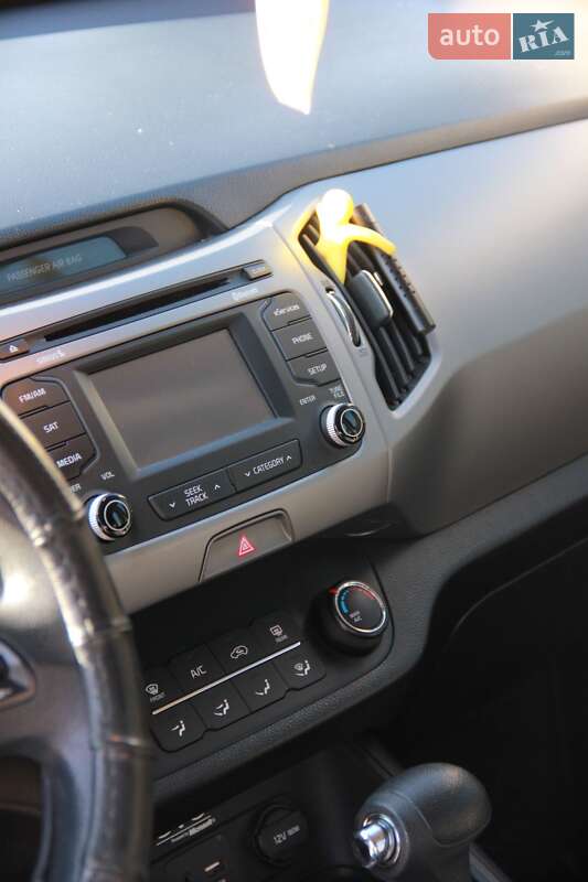 Позашляховик / Кросовер Kia Sportage 2015 в Дніпрі