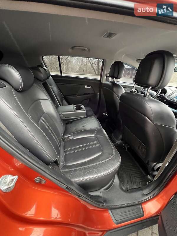 Позашляховик / Кросовер Kia Sportage 2012 в Чернівцях