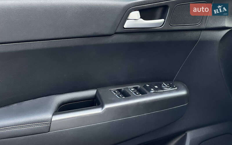 Внедорожник / Кроссовер Kia Sportage 2018 в Ивано-Франковске