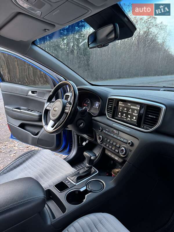 Позашляховик / Кросовер Kia Sportage 2018 в Хмільнику