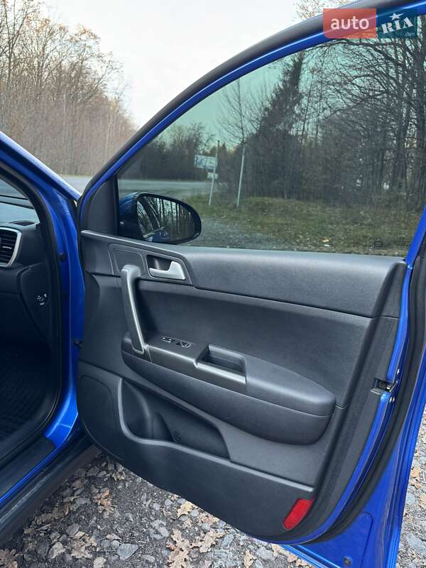 Позашляховик / Кросовер Kia Sportage 2018 в Хмільнику