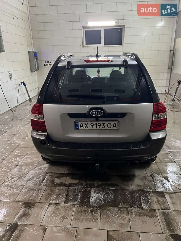Позашляховик / Кросовер Kia Sportage 2005 в Ізюмі