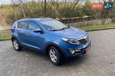 Внедорожник / Кроссовер Kia Sportage 2012 в Новояворовске