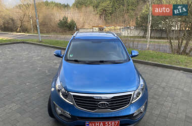 Внедорожник / Кроссовер Kia Sportage 2012 в Новояворовске