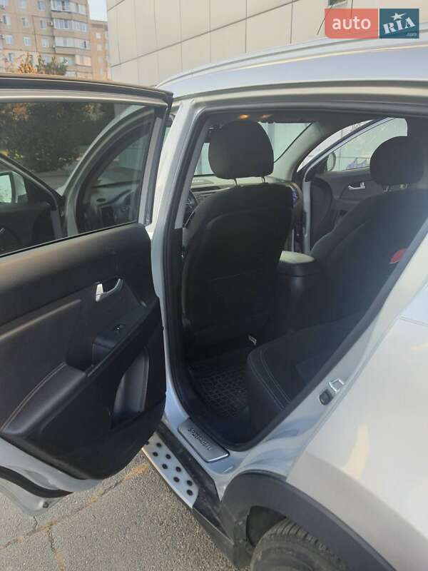 Позашляховик / Кросовер Kia Sportage 2012 в Кривому Розі