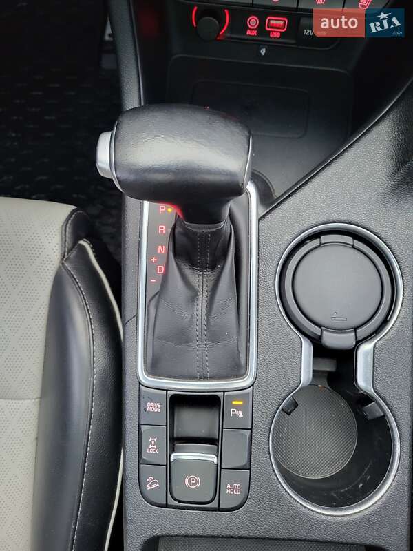 Позашляховик / Кросовер Kia Sportage 2016 в Полтаві