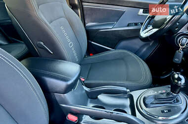 Позашляховик / Кросовер Kia Sportage 2013 в 