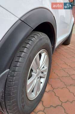 Внедорожник / Кроссовер Kia Sportage 2012 в 